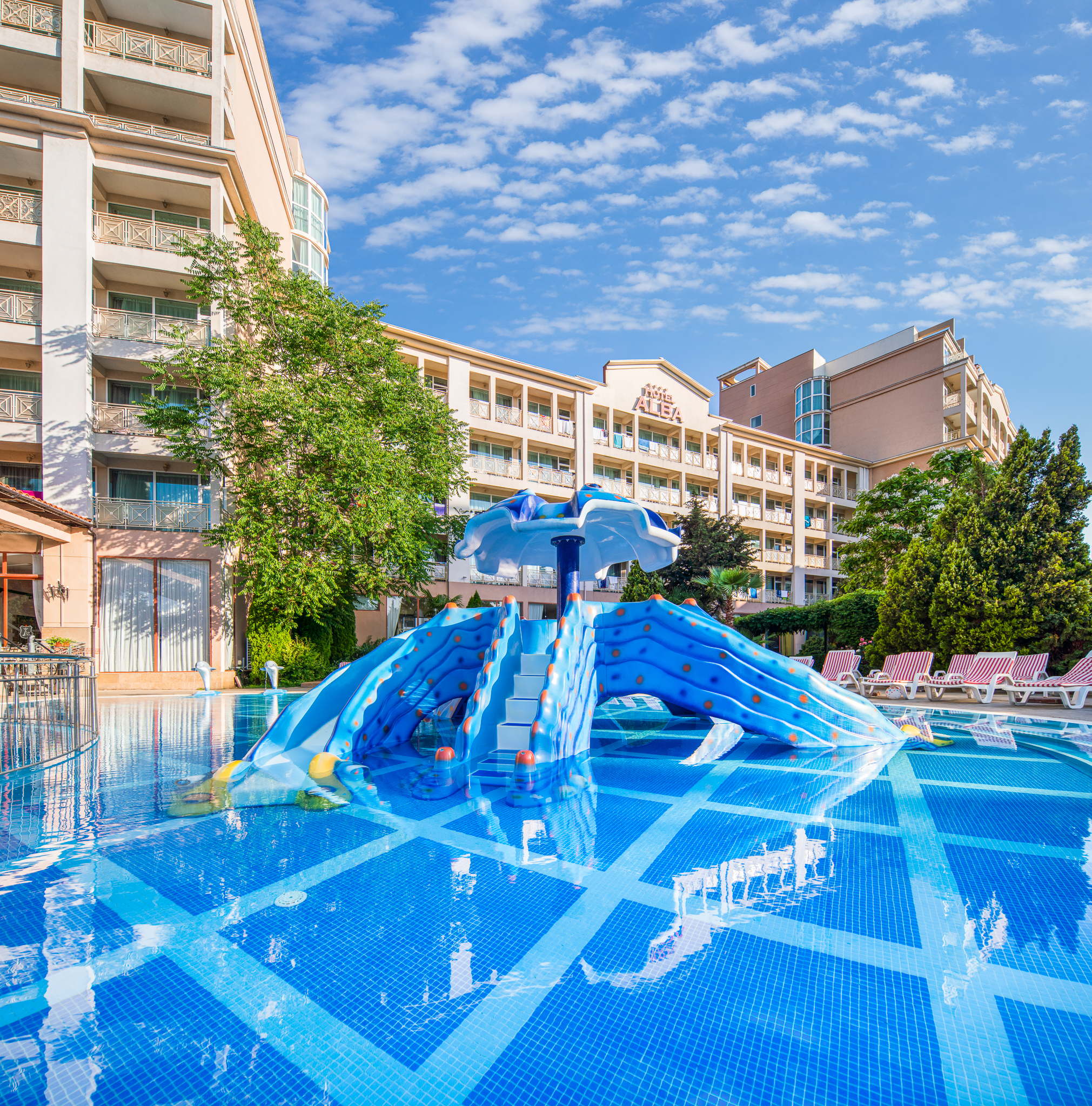 Alba Hotel Beach Sunbeds