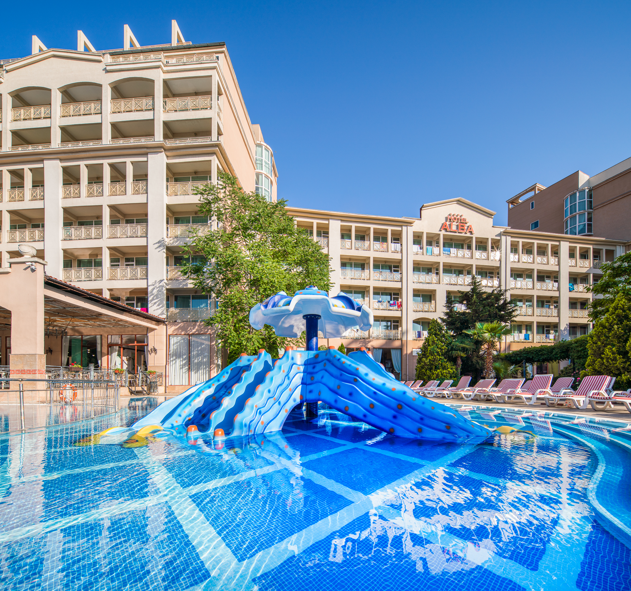 Alba Hotel Beach Sunbeds