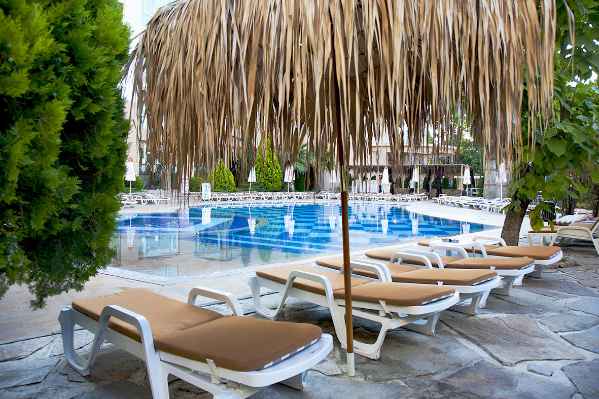 Hotel Alba - Pool Bar